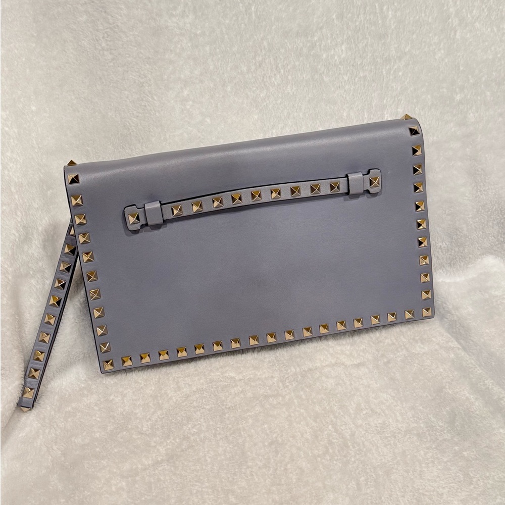 Valentino Garavani Rockstud Flap Clutch - gray